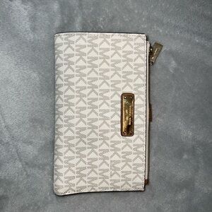 Michael Kors Monogram Wallet